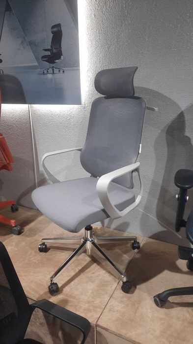 Кресло для офиса и дома - PRICHER  разные