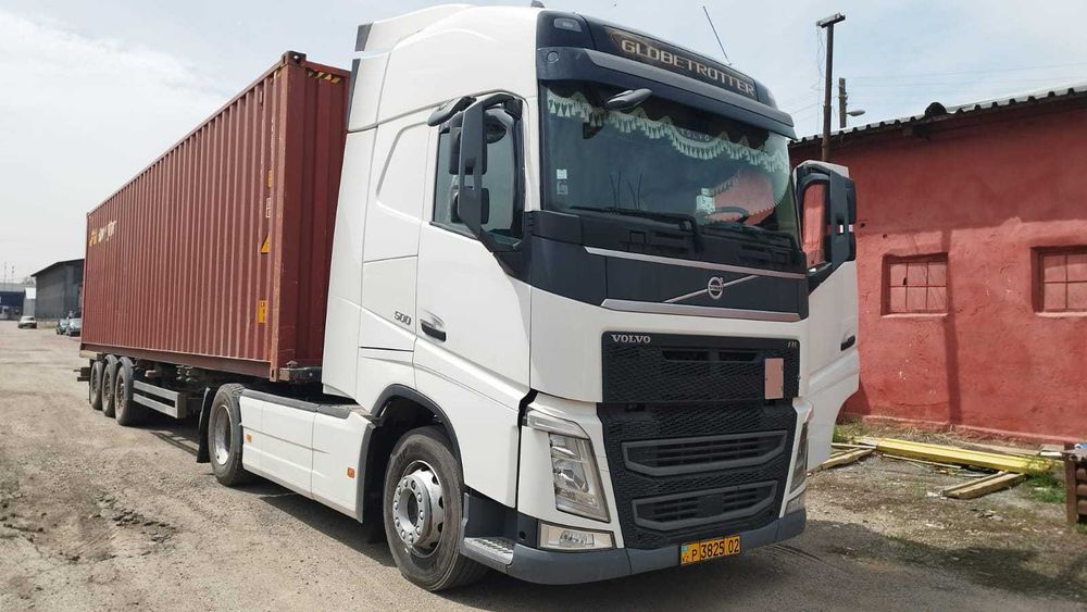 Тягач VOLVO 2018 г. и полуприцеп SCHMITZ 2016 г.