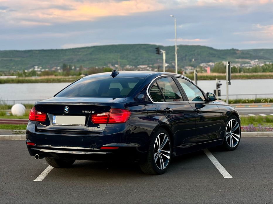 # BMW Seria 3/ F30/ 2015/ Interior alb/ Navi mare NBT/ Km Reali / Fara Daune /