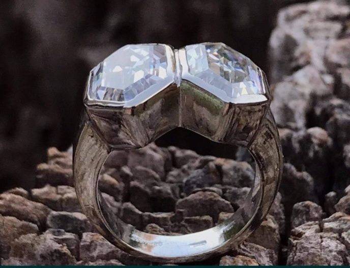 Страхотен сребърен пръстен с планински кристали