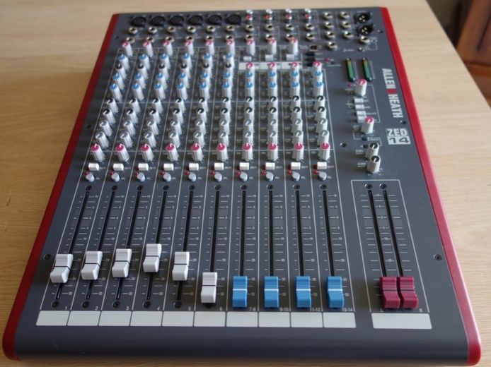 Микшерный пульт Allen & Heath Zed 14.