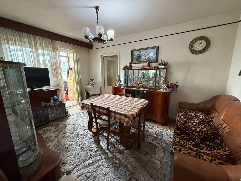 Apartament 3 camere de vânzare în Breaza – 47,27 mp, decomandat