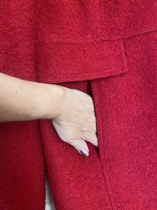 Продава се дамско палто