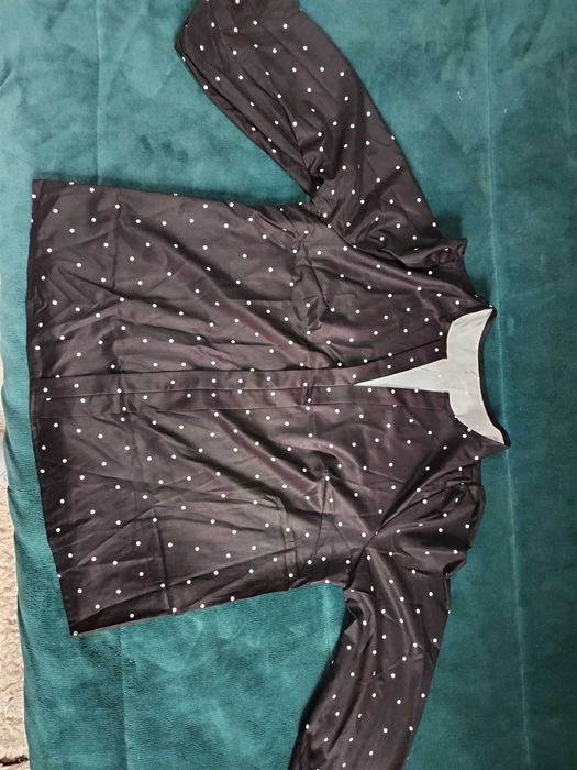 Дамска блуза в черен цвят