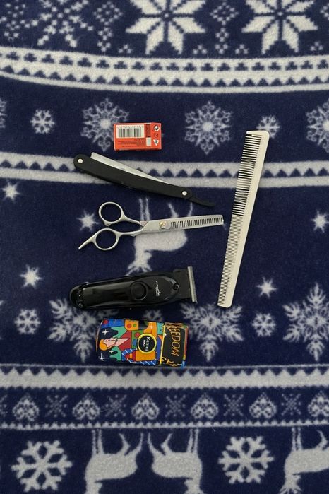 250 dacă il iei direct !Vand set complet de tuns (negociabil)!