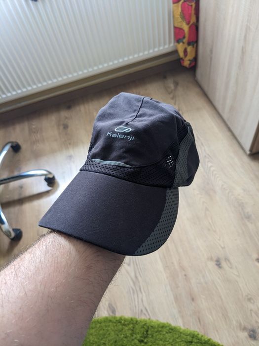 Șapca diferite modele,Kalenji. Transport prin olx!