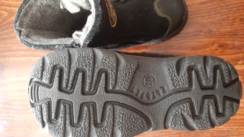 Продам валенки на мальчика