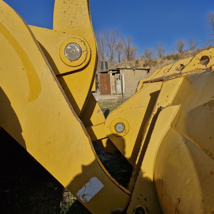 Погрузчик фронтальный