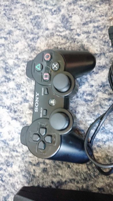 Конзола Sony PS3 Cech 3004A 320GB с джойстик кабели и 8 игри