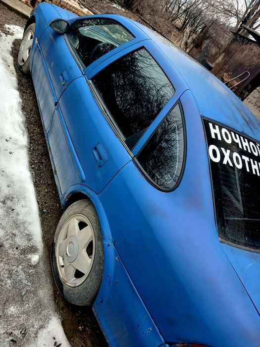 Продам машину  опель вектор в