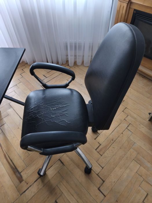 Scaun de birou calculator