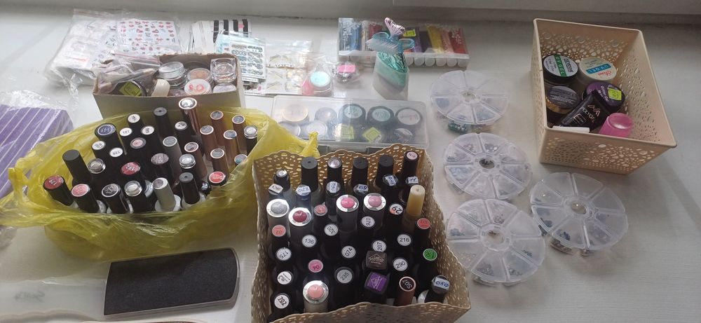 Продам для мастера маникюра