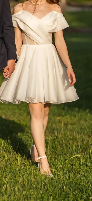 Rochie mireasa lunga / scurta