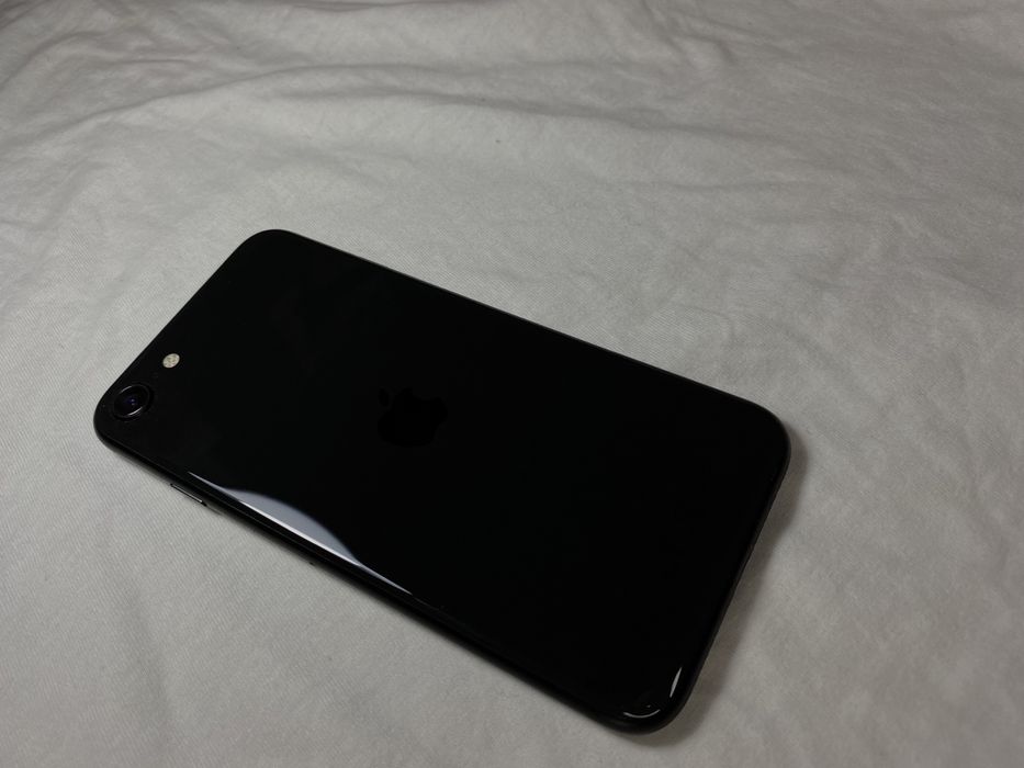 Продажа айфона  SE 2020