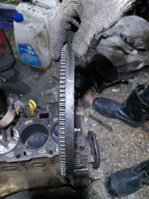 Продам маховик audi 80