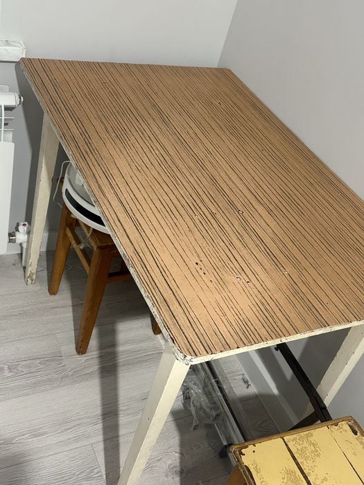 Стол кухонный продам