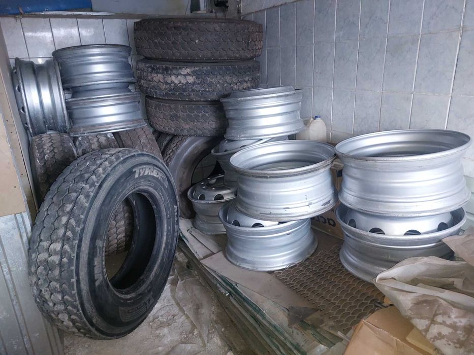 Шина  315/80/22,5  10шт с дисками.