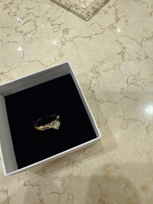 Кольцо с натуральным бриллиантом