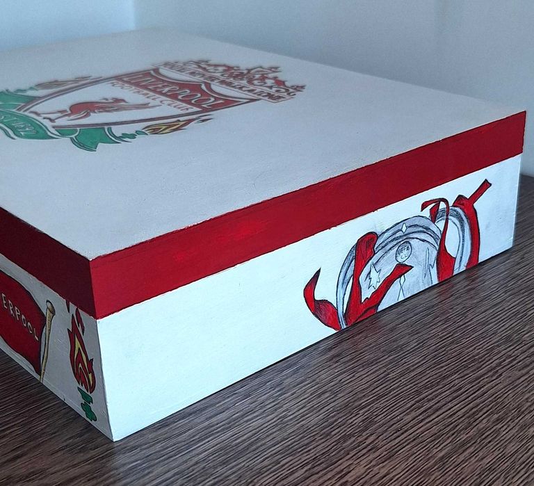 Ръчно рисувана кутия за съхранение на футболен клуб Liverpool