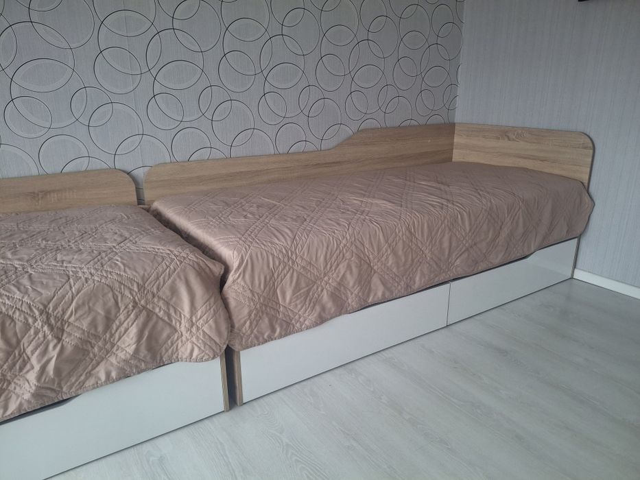 Легла с еднолицеви  матраци -2 бр