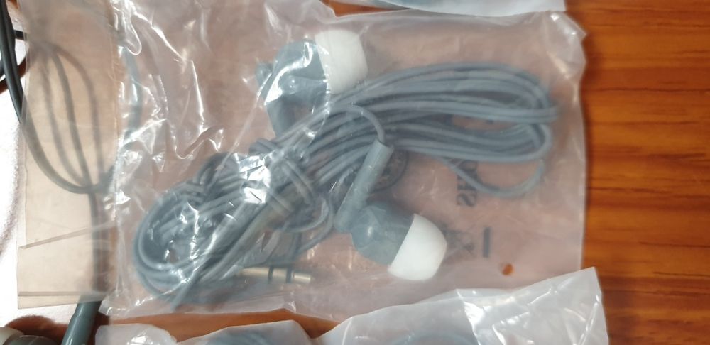 Casti audio muzica silicon noi sigilate 9 seturi 50ron