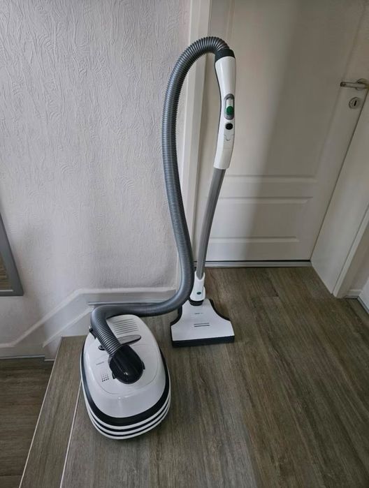 Aspirator Kobold si aspirator cu mop