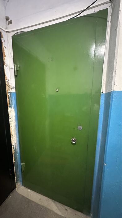 Продам дверь открывание влево