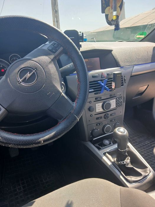 Mașină opel astra h 1.6 benzina 2005