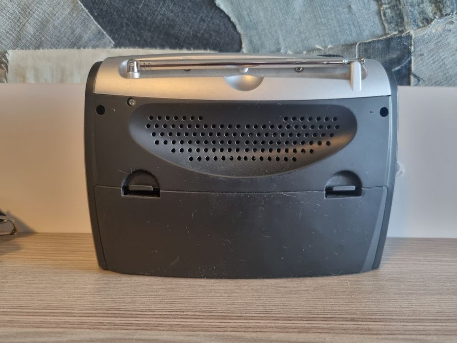 Практично радио Philips