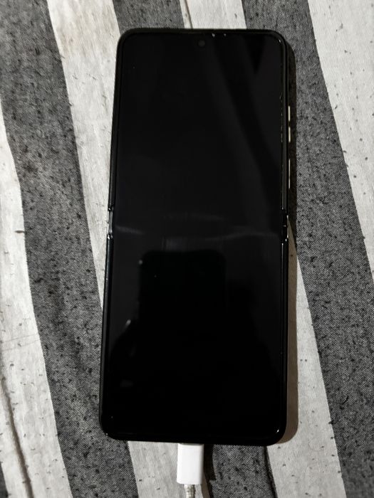 Vand Motorola Razr 40