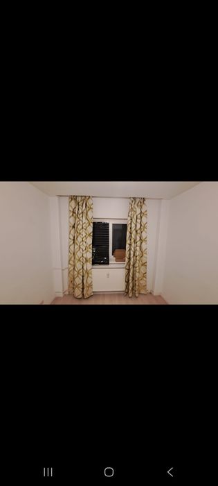 Draperii elegante cu model modern, stare foarte bună