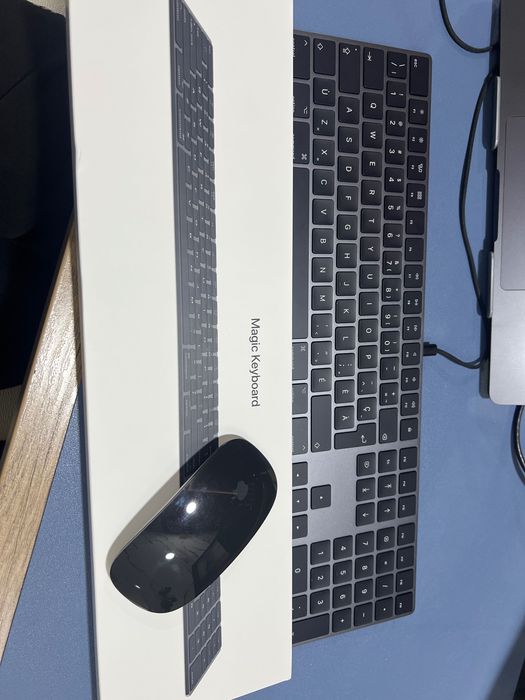 Apple Magic Keyboard va Apple Magic Mouse