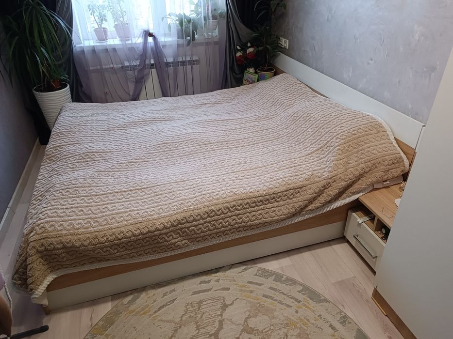 Спальный гарнитур в хорошем состоянии.