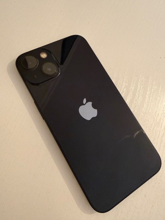 Продам iPhone 13