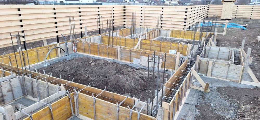 Lucrari constructii-case la rosu și la cheie-Renovări apartamente