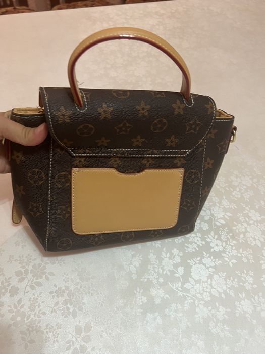 Сумычка женская Вуилитон