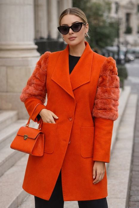 Женское пальто  (рукава снимаются)