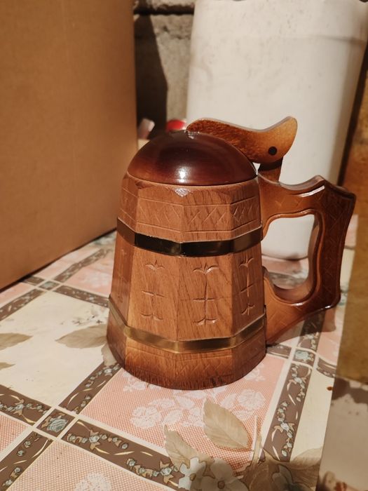 Деревянные пивные кружки