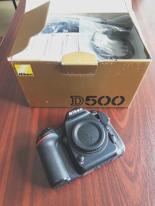 Nikon D500 (pachet complet cu extra accesorii)