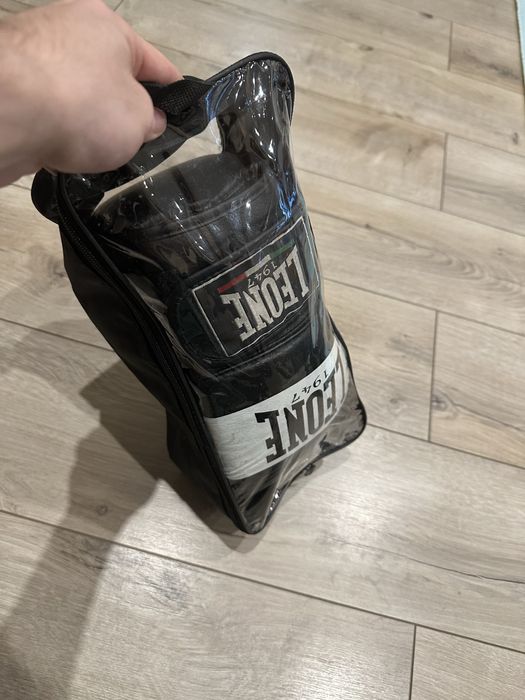 Боксови ръкавици Leone