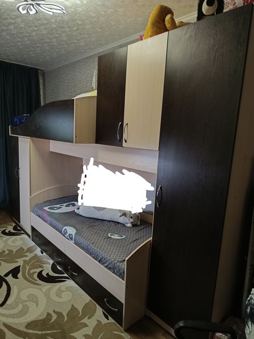 Продам 2 ярусную кровать.