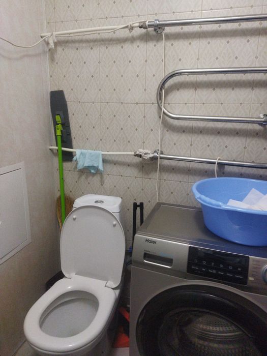 Продам 2-х комнатную квартиру .
