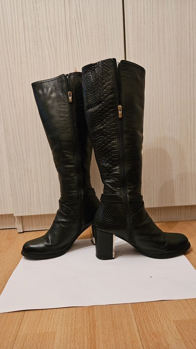 Продавам дамски елегантни ботуши от естествена кожа, размер 39