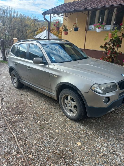 Vând BMW x3 in stare buna de functionare