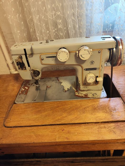 Швейная машинка „ Подольск 142 "