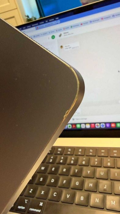 iPad Air gen 5, ecran spart, buton power lovit