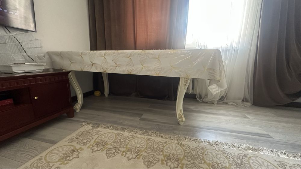 Срочно продам стол