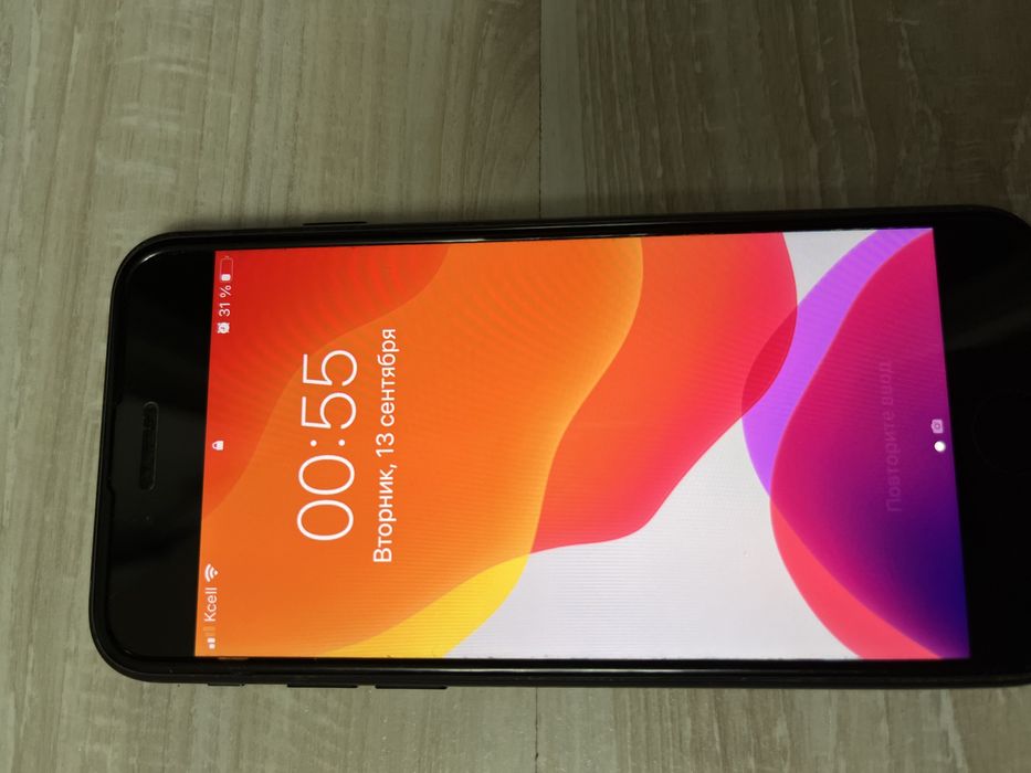 Продам телефон Айфон 7