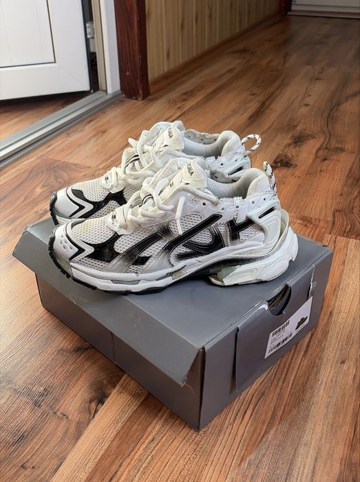 Balenciaga runners gradient