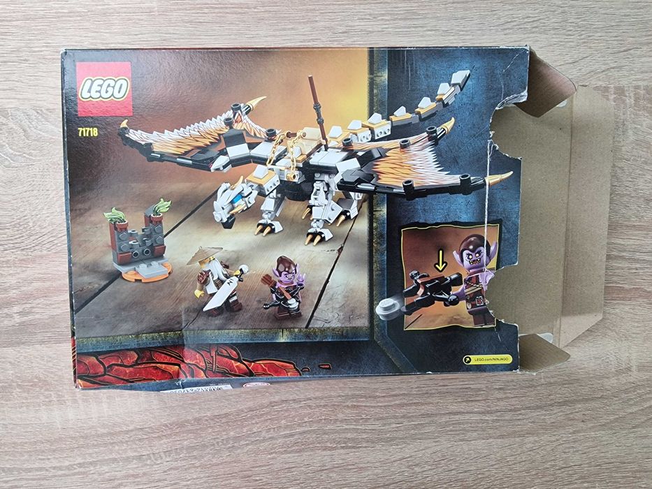 Vând LEGO Ninjago 71718 - Dragonul de luptă a lui Wu